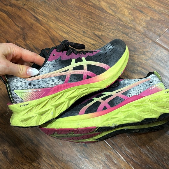 Asics novablast 2 - Picture 2 of 3